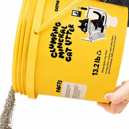 CATPAK 6kg cat litter tub being poured